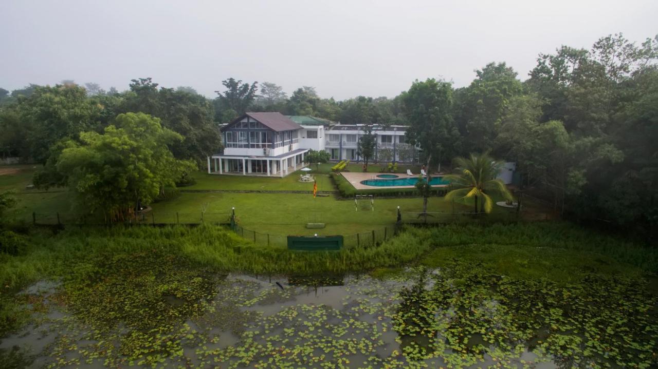 Lavendish Wild Safari Hotel Wasgamuwa ภายนอก รูปภาพ